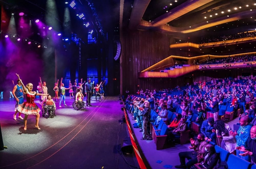 Omnium Circus performers on stage